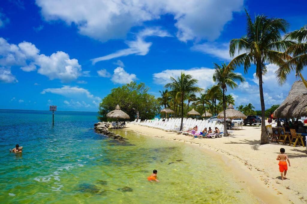 Vacay Spot Experience Luna Sky! 65" Tv Bar, Bbq, Shower Massage Jets, Music, Go To Fl Keys โฮมสเตด ภายนอก รูปภาพ