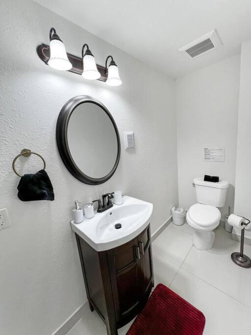 Vacay Spot Experience Luna Sky! 65" Tv Bar, Bbq, Shower Massage Jets, Music, Go To Fl Keys โฮมสเตด ภายนอก รูปภาพ