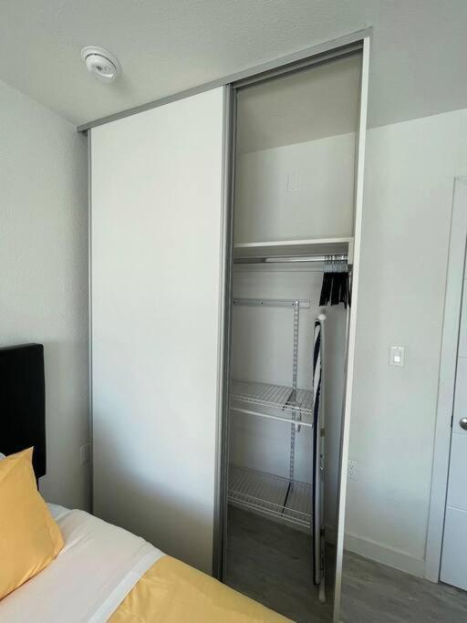 Vacay Spot Experience Luna Sky! 65" Tv Bar, Bbq, Shower Massage Jets, Music, Go To Fl Keys โฮมสเตด ภายนอก รูปภาพ