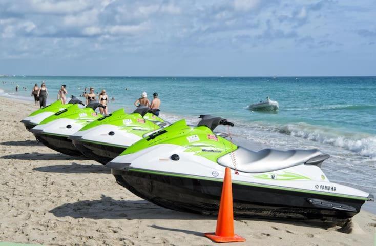 Vacay Spot Experience Luna Sky! 65" Tv Bar, Bbq, Shower Massage Jets, Music, Go To Fl Keys โฮมสเตด ภายนอก รูปภาพ