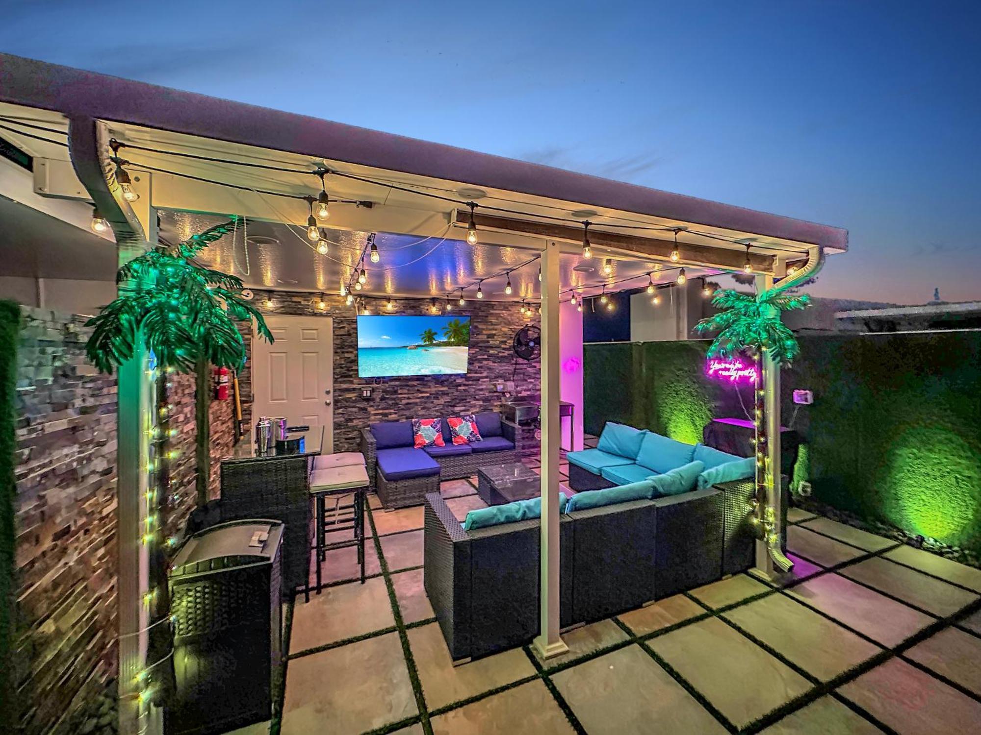 Vacay Spot Experience Luna Sky! 65" Tv Bar, Bbq, Shower Massage Jets, Music, Go To Fl Keys โฮมสเตด ภายนอก รูปภาพ