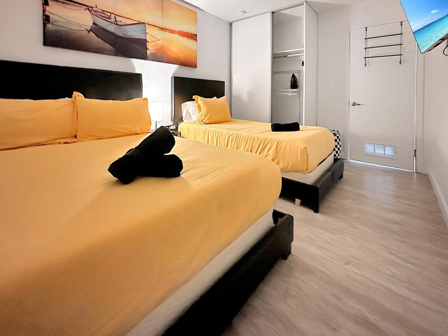Vacay Spot Experience Luna Sky! 65" Tv Bar, Bbq, Shower Massage Jets, Music, Go To Fl Keys โฮมสเตด ภายนอก รูปภาพ
