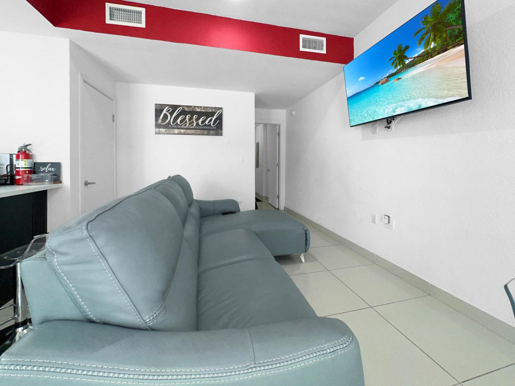 Vacay Spot Experience Luna Sky! 65" Tv Bar, Bbq, Shower Massage Jets, Music, Go To Fl Keys โฮมสเตด ภายนอก รูปภาพ
