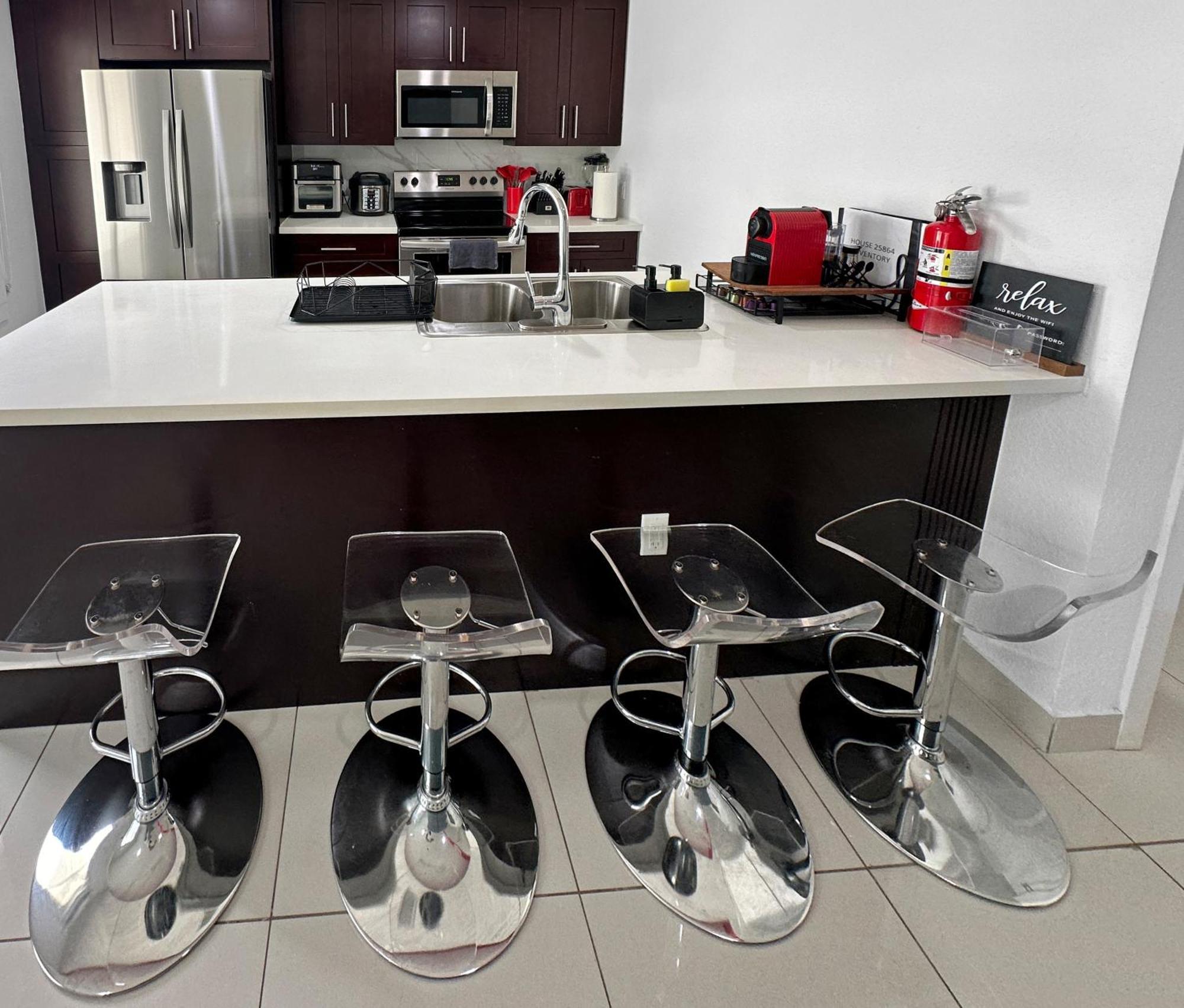 Vacay Spot Experience Luna Sky! 65" Tv Bar, Bbq, Shower Massage Jets, Music, Go To Fl Keys โฮมสเตด ภายนอก รูปภาพ