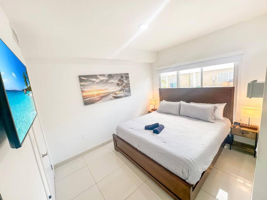 Vacay Spot Experience Luna Sky! 65" Tv Bar, Bbq, Shower Massage Jets, Music, Go To Fl Keys โฮมสเตด ภายนอก รูปภาพ