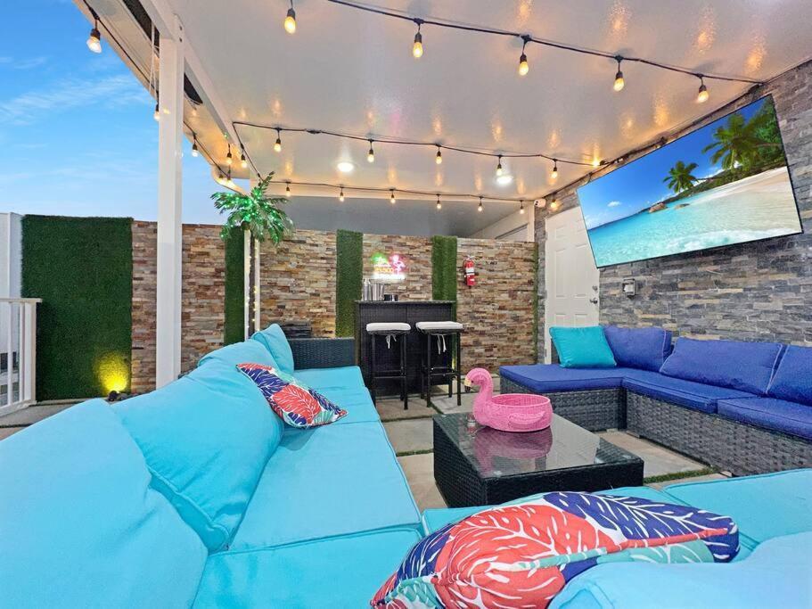 Vacay Spot Experience Luna Sky! 65" Tv Bar, Bbq, Shower Massage Jets, Music, Go To Fl Keys โฮมสเตด ภายนอก รูปภาพ